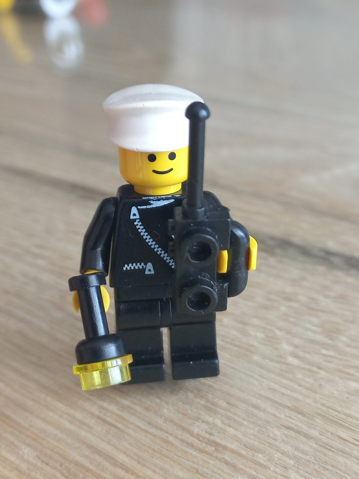 1x Lego minifiguur politie met walky talky en zaklamp, Ophalen of Verzenden, Gebruikt, Minifiguur, Lego