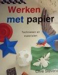Werken met papier.Technieken en materialen.Clive Stevens, Ophalen of Verzenden, Zo goed als nieuw, Clive Stevens, Overige onderwerpen
