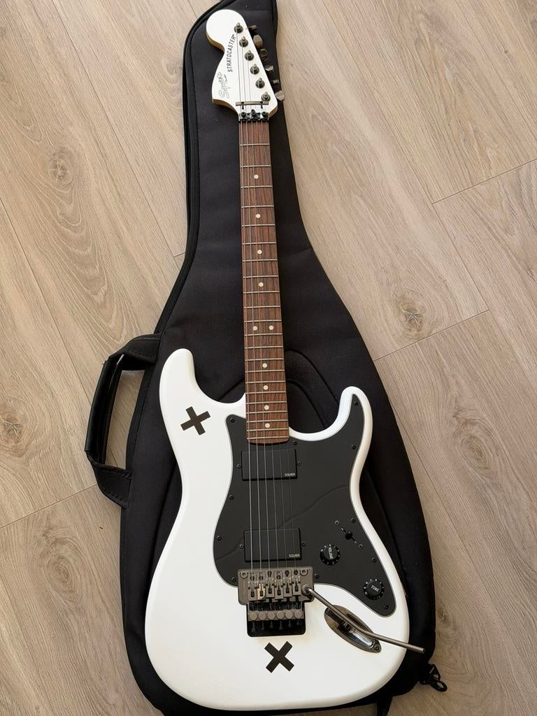 Witte Fender Stratocaster Met Floyd Rose Brug, Ophalen, Zo goed als nieuw, Solid body, Fender