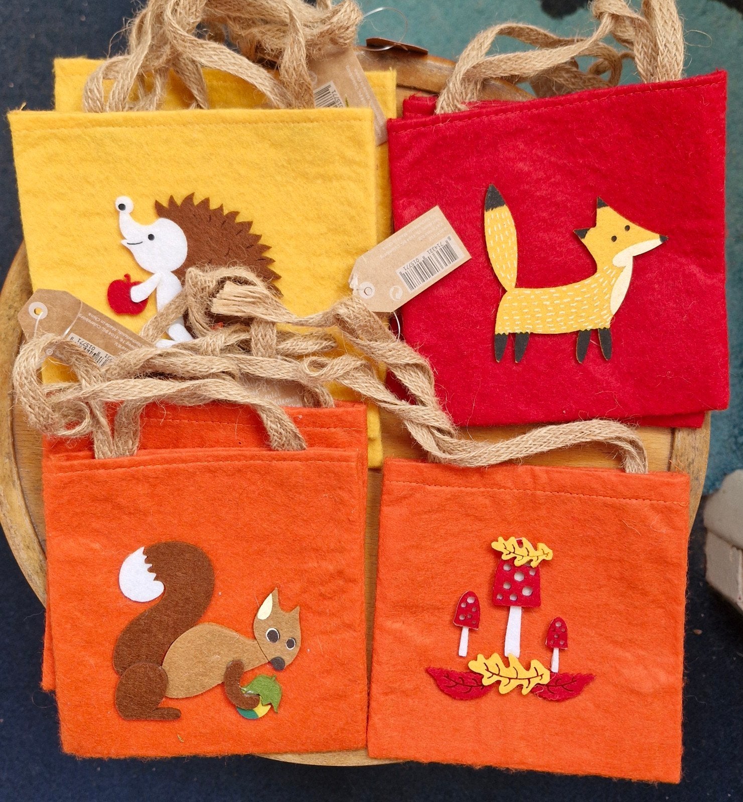 Leuke vilten zakjes met herfstfiguren - Nieuw, Textiel, Nieuw, Meerkleurig, Knutselmateriaal