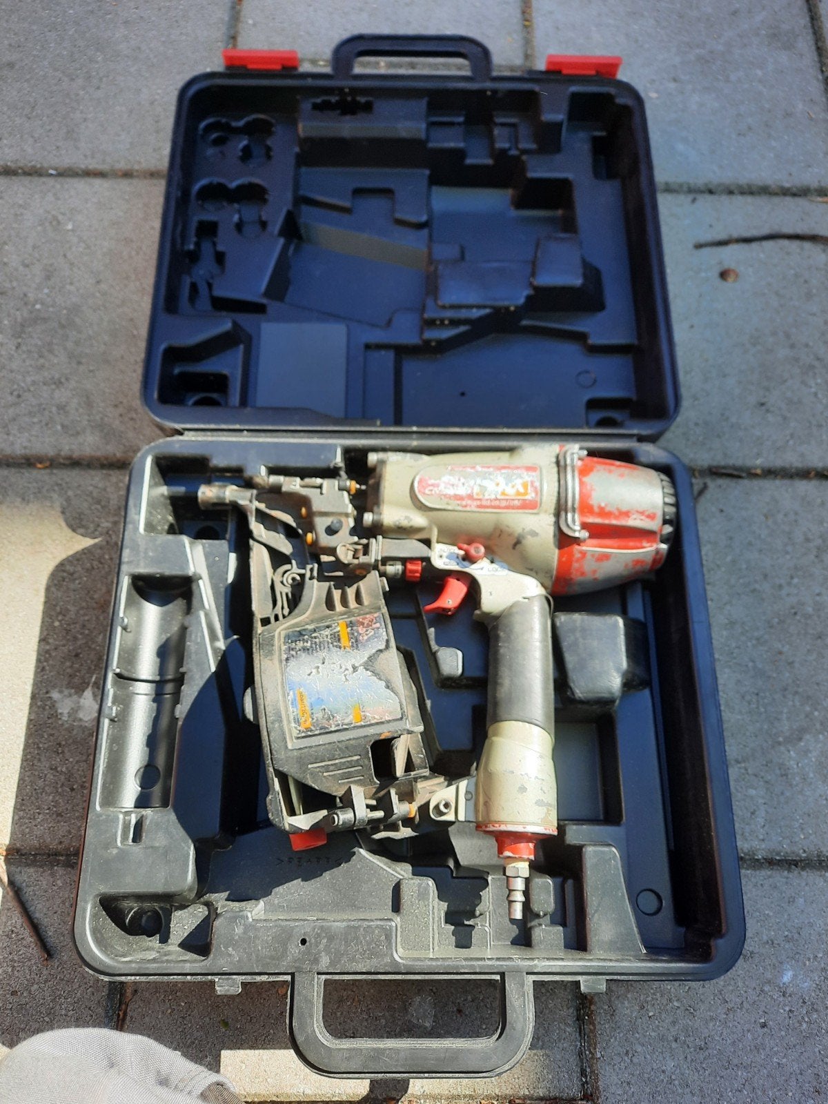 Max cn565s2 multifunctionele coil nailer pneumatische tacker, Auto diversen, Autogereedschap, Ophalen of Verzenden, Gebruikt