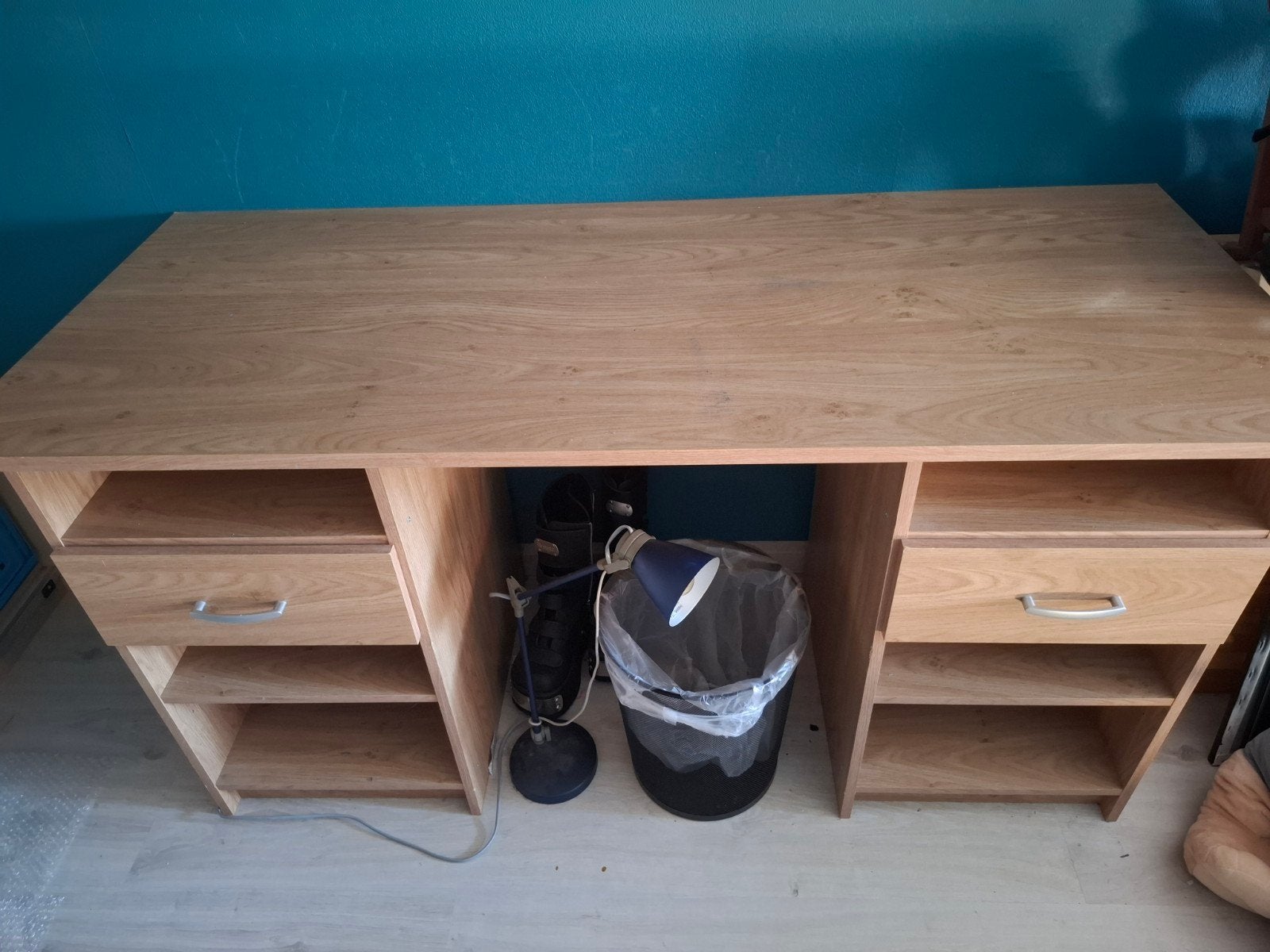 houte bureau, Huis en Inrichting, Gebruikt, Schoolbureau, Bruin, Ophalen of Verzenden