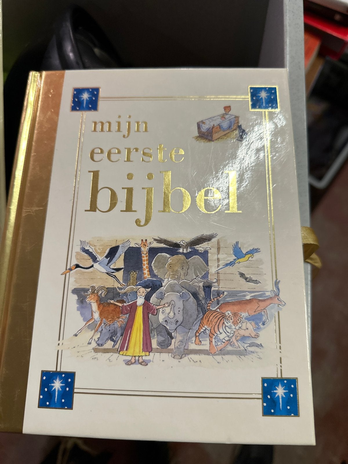 Mijn Eerste Bijbel - Prachtig Geïllustreerd Kinderboek, Boeken, Ophalen of Verzenden, Zo goed als nieuw, 2 tot 3 jaar