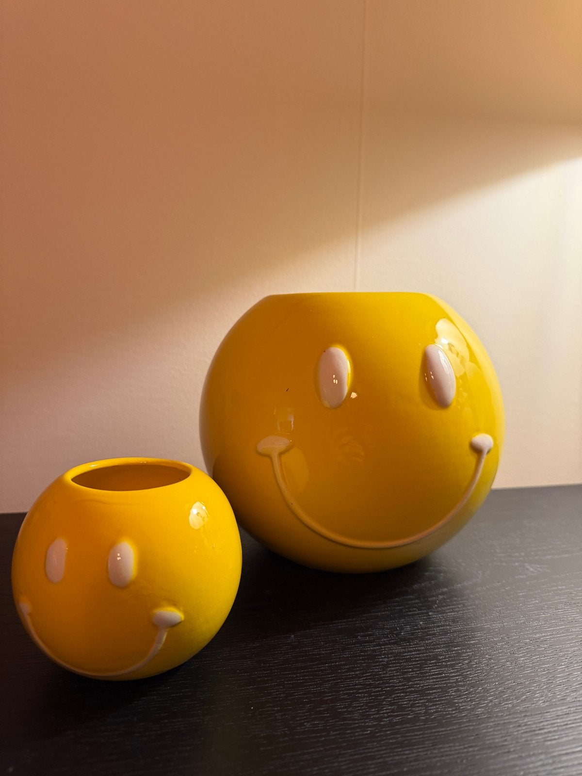Set van 2 vrolijke smiley vazen - Geel, Ophalen, Met patroon/structuur, Geel, Zo goed als nieuw