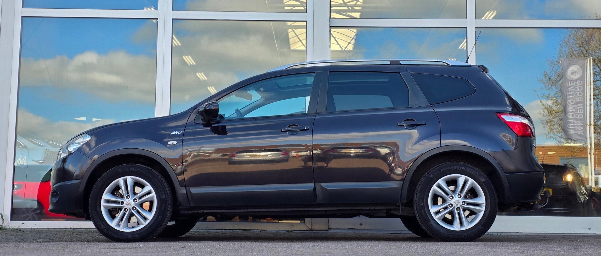 Nissan Qashqai +2 2.0i 16V Automaat Optima 4WD 7P Trekhaak P, Auto's, Automaat, Gebruikt, Zwart, 7 stoelen