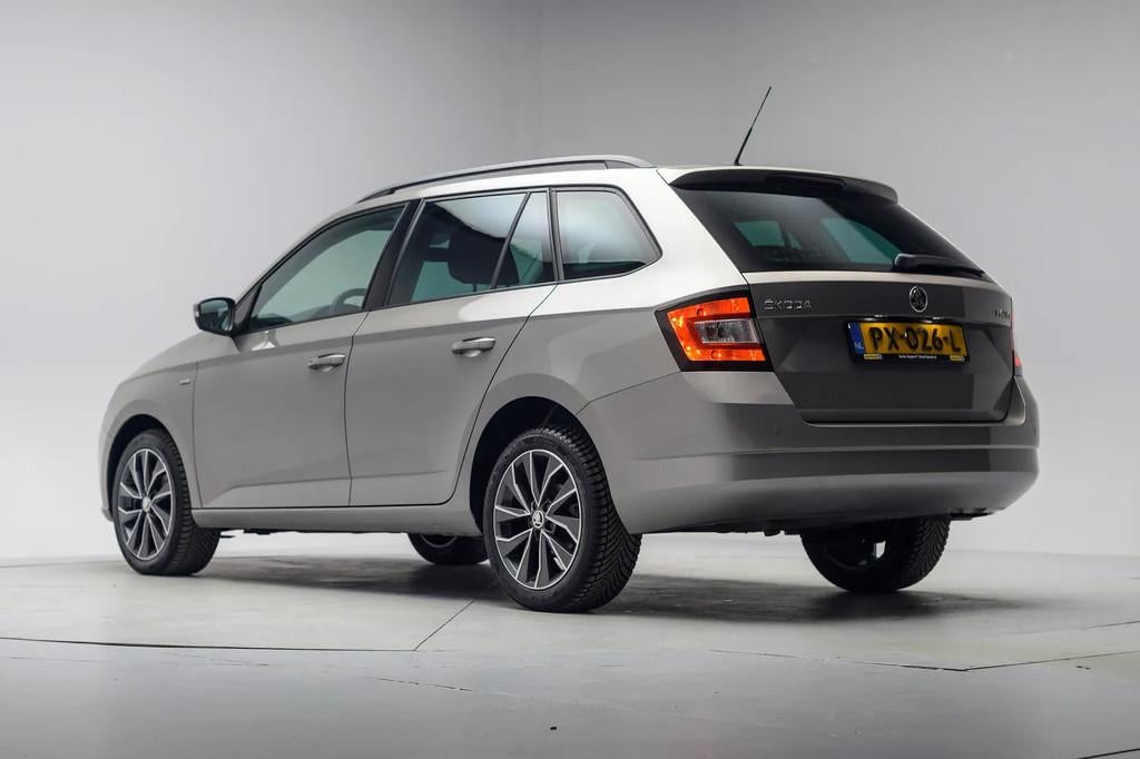 Skoda Fabia COMBI 1.0 TSI Drive Aut. [ Leder Navi Climate ], Auto's, Automaat, Gebruikt, 49 €/maand, 1100 kg