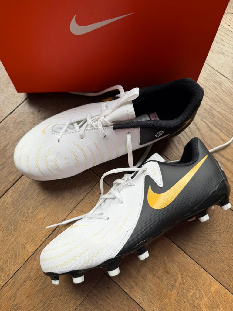 Nike Phantom Jr. voetbalschoenen NIEUW maat 36, Sport en Fitness, Voetbal, Ophalen of Verzenden, Nieuw, Schoenen