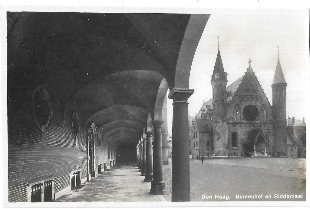 AK Den Haag - Binnenhof en Ridderzaal, Verzenden, 1940 tot 1960, Ongelopen, Zuid-Holland