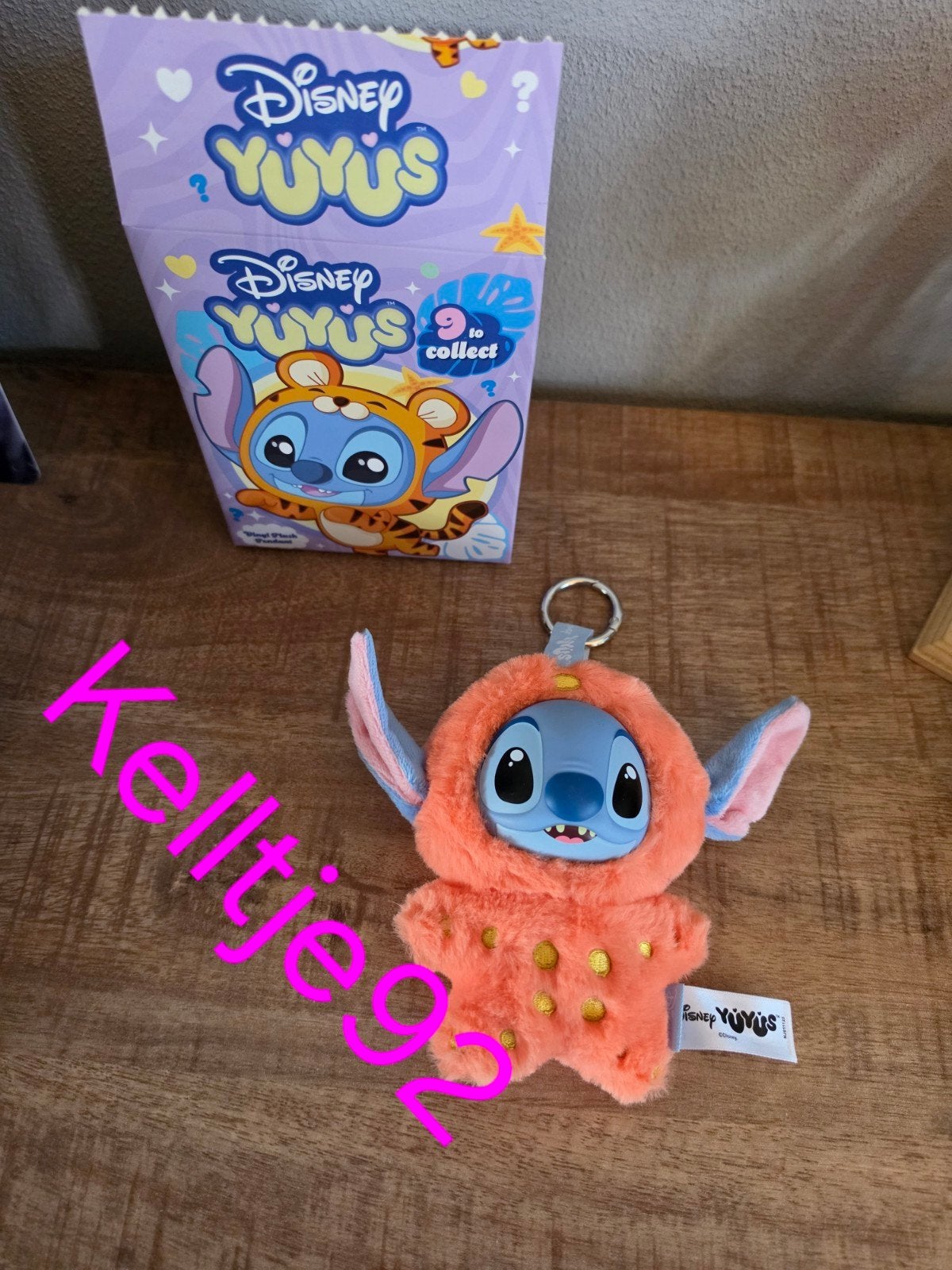 Disney YUYU's Stitch in Zeester Pakje - Vinyl Plush Hanger, Kinderen en Baby's, Speelgoed | Knuffels en Pluche, Oranje, Disney