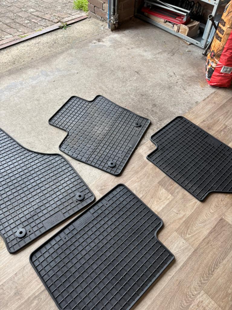 Audi Q3 Rubbermatten, Ophalen, Zo goed als nieuw