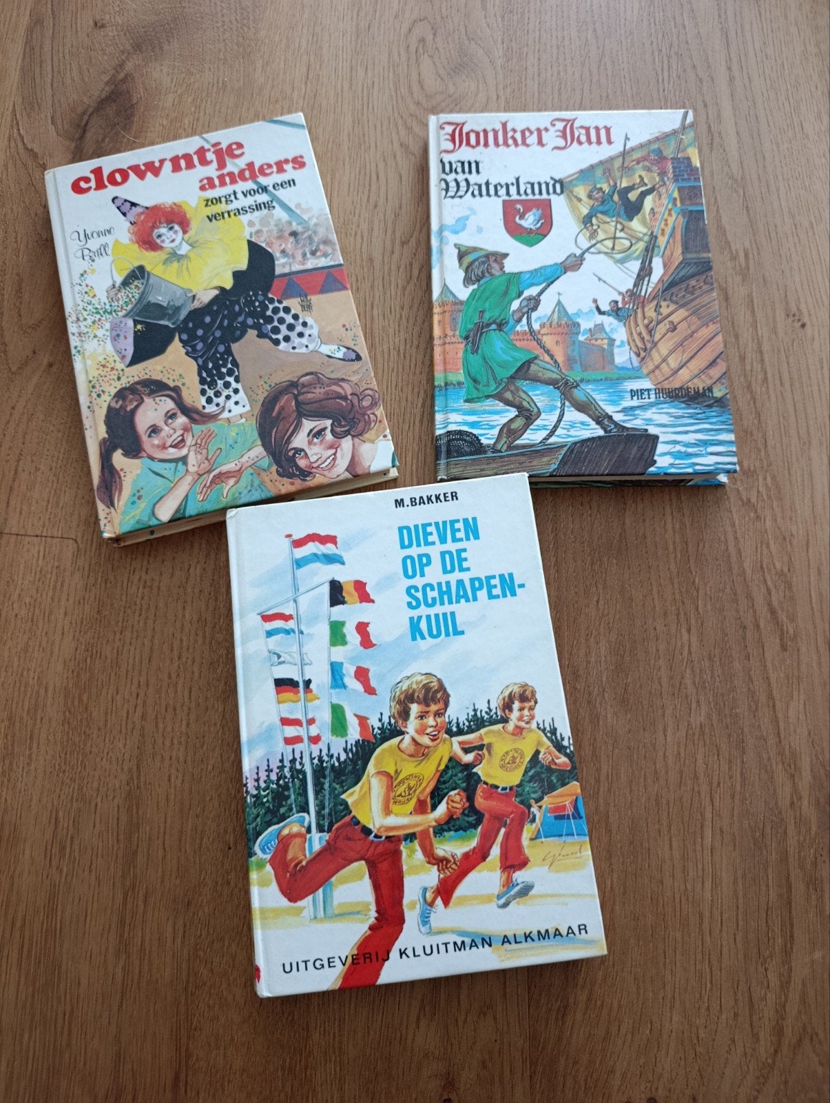 Vintage Kinderboeken: Clowntje Anders, Jonker Jan, Dieven, Boeken, Ophalen of Verzenden, Gelezen, Yvonne Pöll, Piet Huerdeman, M. Bakker