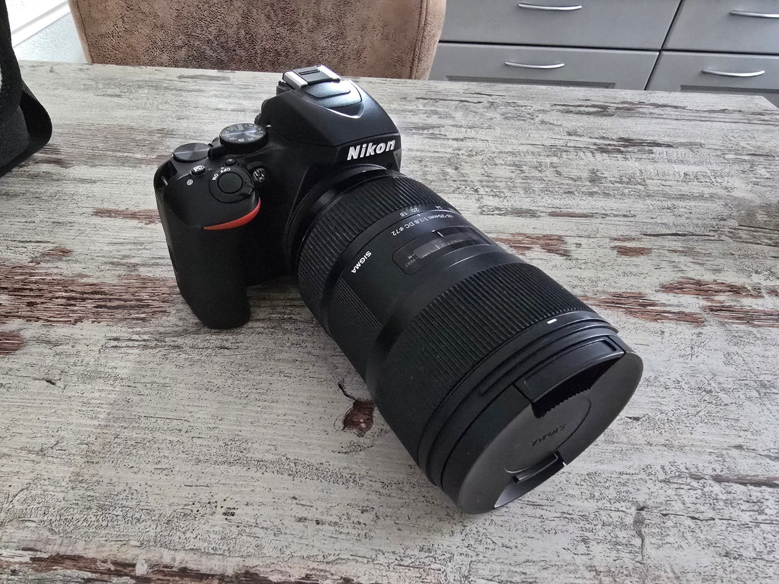 Nikon D3500 met Sigma  ART 18-35mm en Nikkor 18-55mm lens, Ingebouwde flitser, Lensdop, Spiegelreflex, Ophalen of Verzenden