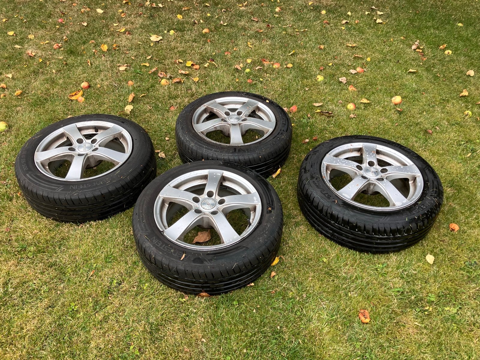 Autobanden met velgen 16 inch, Ophalen, Gebruikt