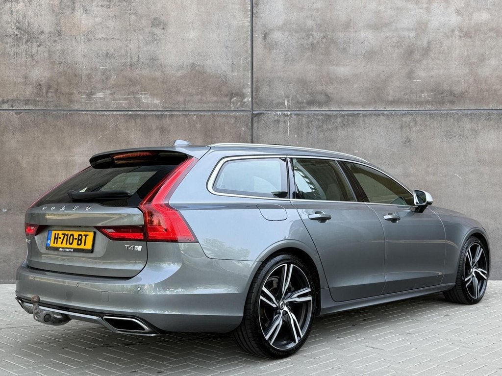 Volvo V90 2.0 T4 R-Design | Polestar Engineered | Trekhaak |, Auto's, Volvo, 1616 kg, 93 €/maand, Autotrust, Zilver of Grijs