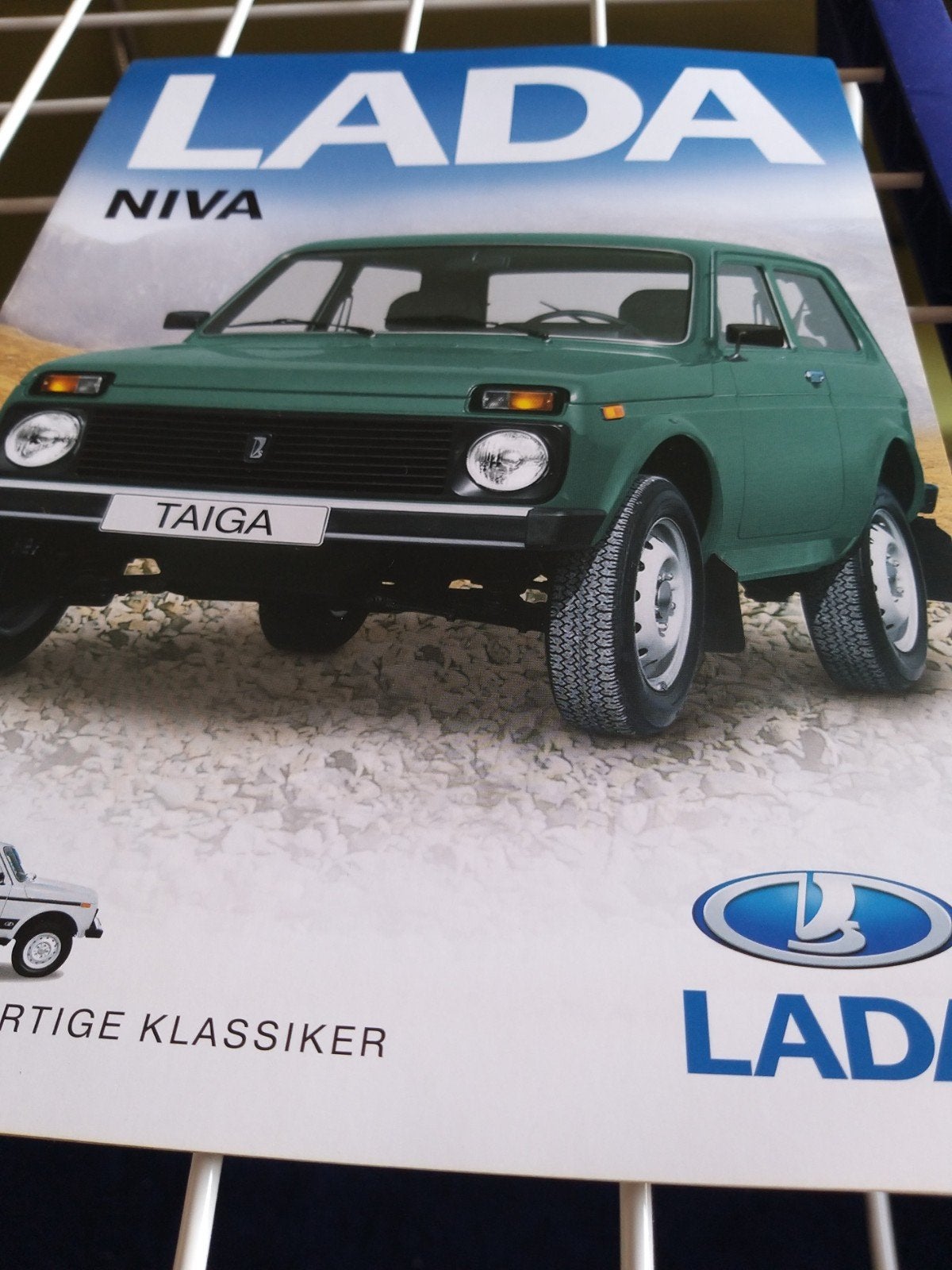 Lada Niva jeep Taiga folder met mooie foto's izgst, Ophalen of Verzenden, Zo goed als nieuw, Overige merken
