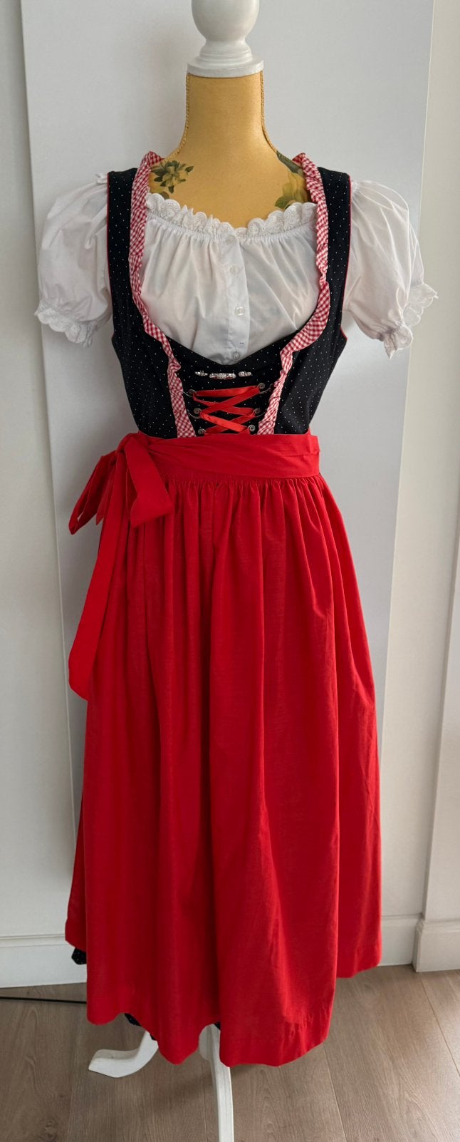 Tiroler Dirndl maat 42 met short van Hammerschmid, Ophalen of Verzenden, Zo goed als nieuw, Maat 42/44 (L), Overige thema's