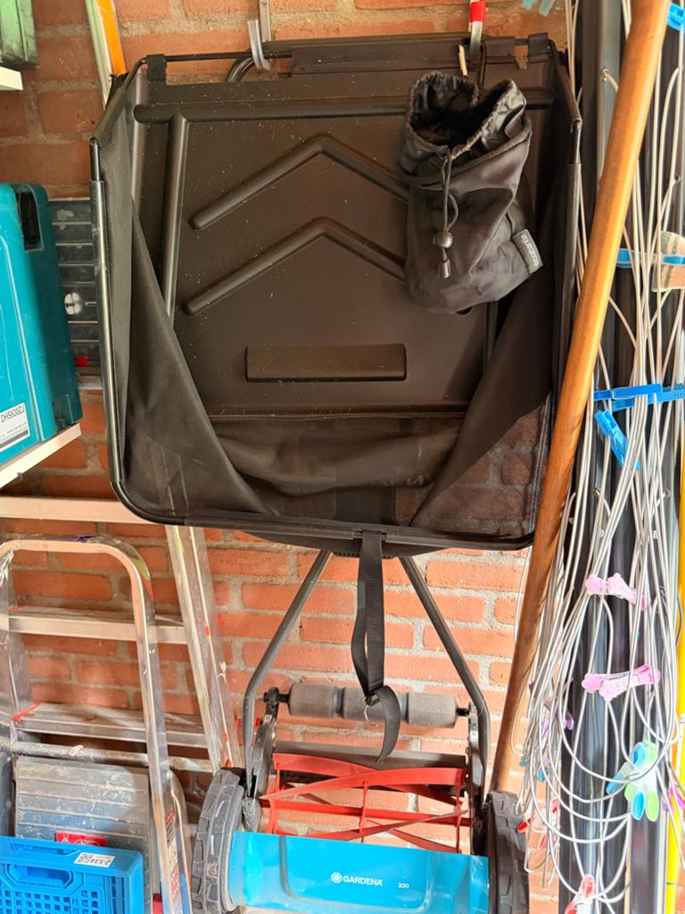 Grasmaaier met opvangbak - Gardena 330, Tuin en Terras, Grasmaaiers, Ophalen, Handgrasmaaier, Zo goed als nieuw, Opvangbak