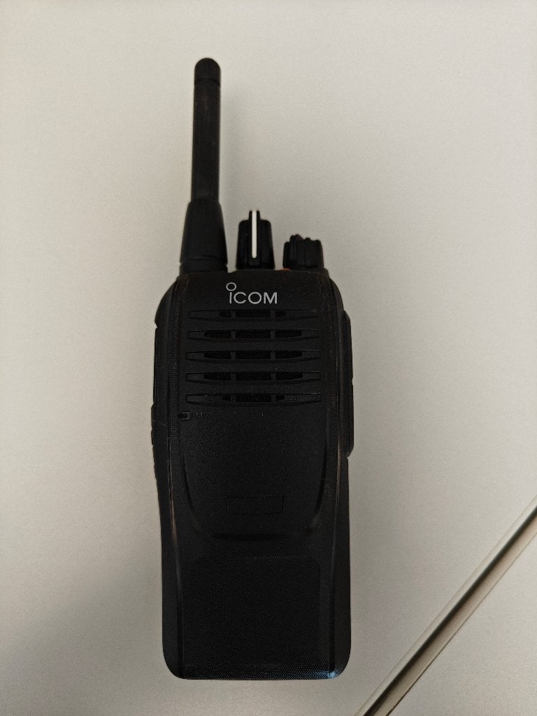 Icom IC-F29DR3 Digitaal PMR446 IP67 waterdicht ZGAN, Telecommunicatie, Portofoons en Walkie-talkies, Met broekklem, 5 tot 15 km