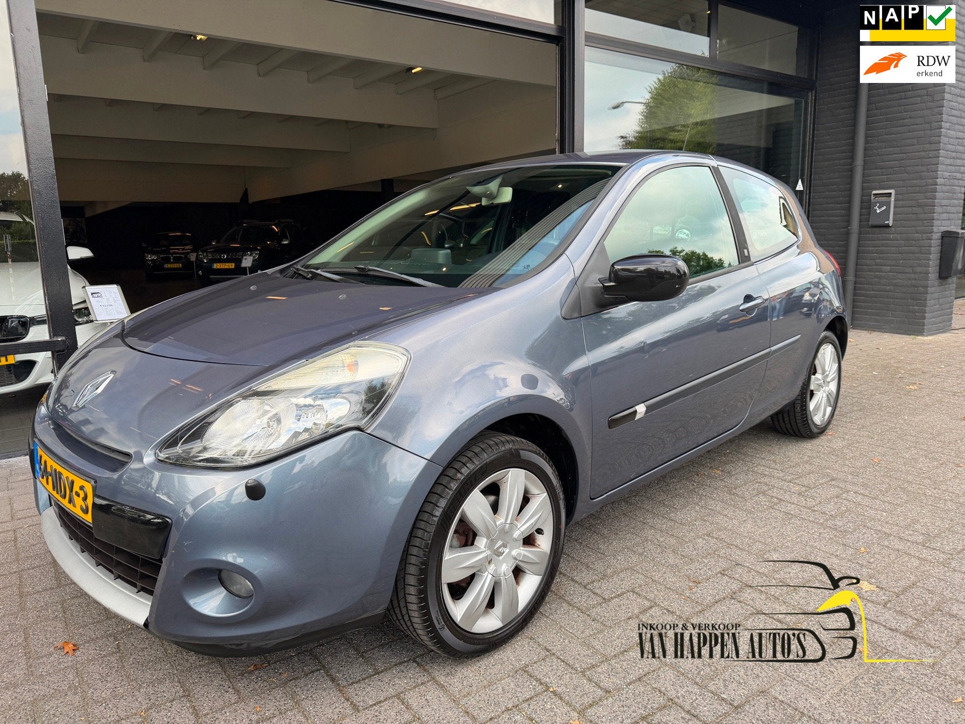 Renault Clio 1.6 20th Anniversary / Automaat, Gebruikt, Zwart, 4 cilinders, Blauw