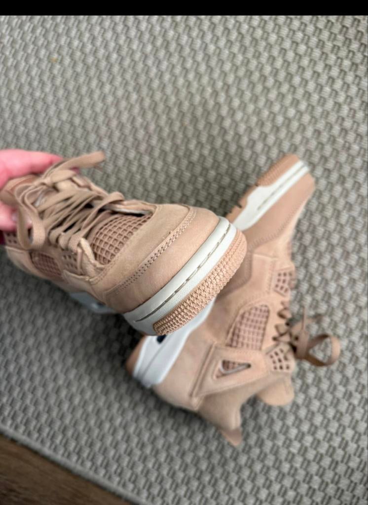 Jordan 4 Retro beige - Maat 39, Kleding | Dames, Schoenen, Verzenden, Nieuw, Beige, Sneakers of Gympen