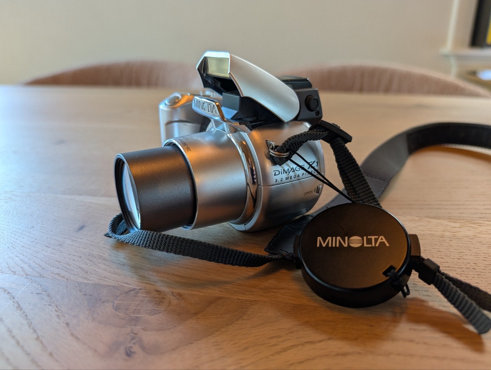 Minolta DiMAGE Z1 Digitale Camera, Audio, Tv en Foto, Fotocamera's Digitaal, Ingebouwde flitser, Gebruikt, Minolta, Lensdop