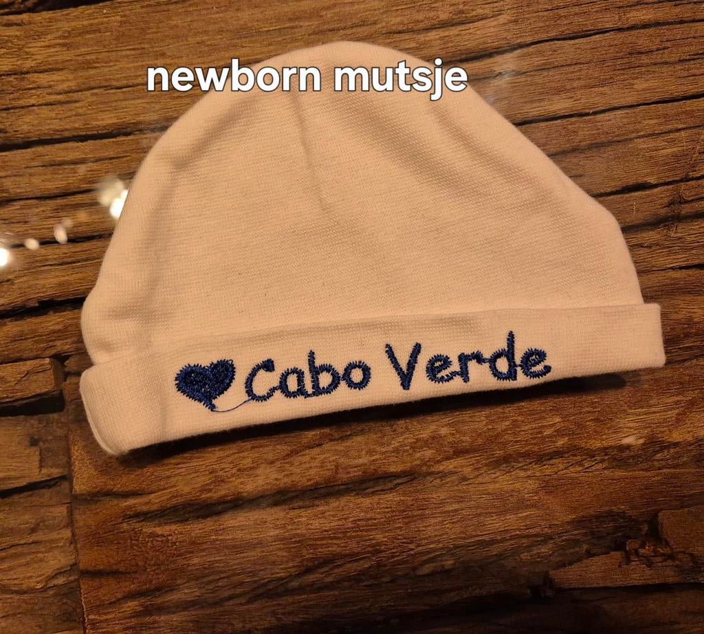 Newborn mutsje met 'Cabo Verde' borduursel, Kinderen en Baby's, Babykleding | Mutsen, Sjaals en Wanten, Maat 50, Jongetje of Meisje