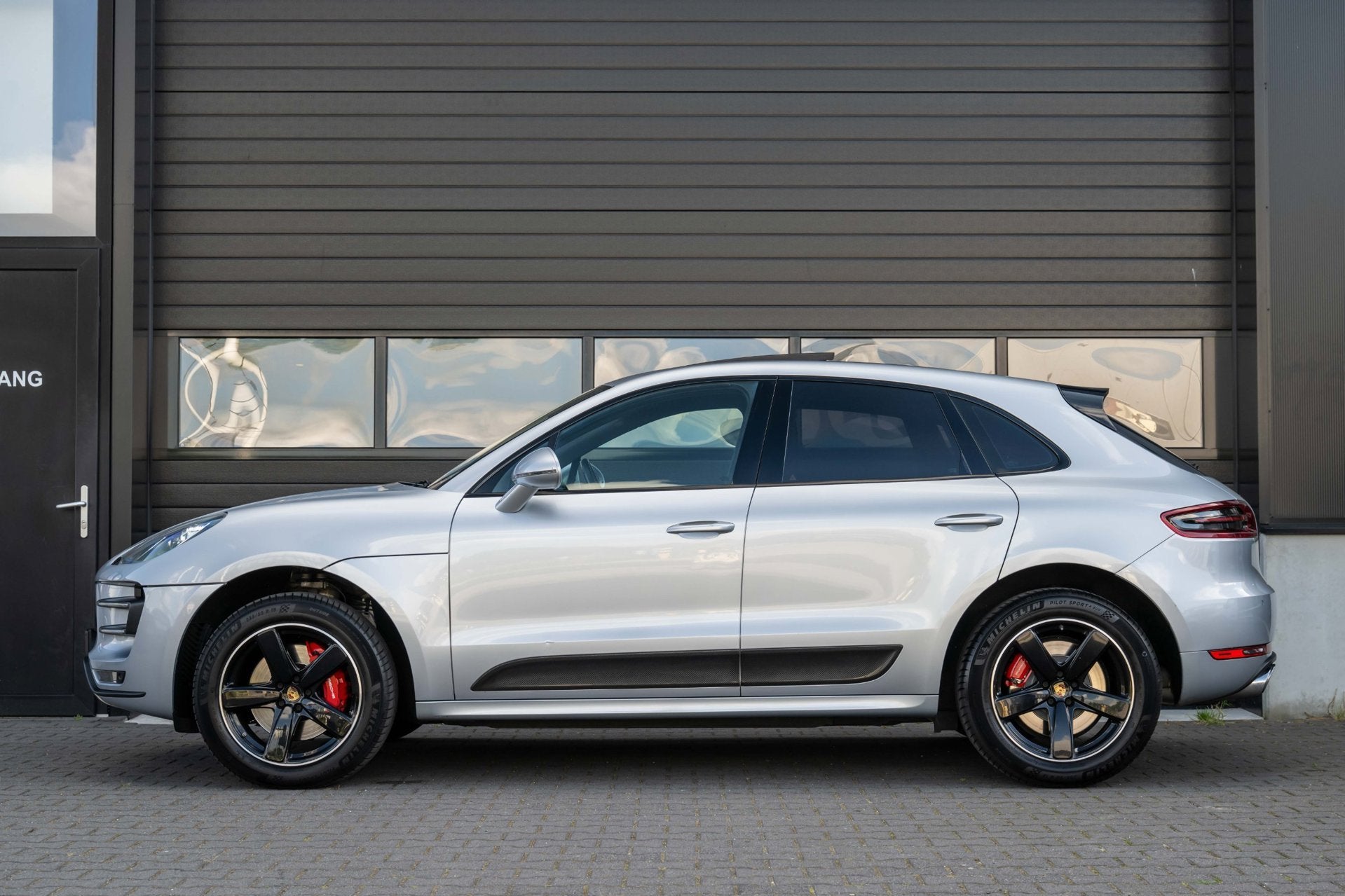 Porsche Macan 3.6 Turbo 400PK|PANO|Luchtvering|Sport-Chrono|, Auto's, Automaat, Dealer onderhouden, Gebruikt, Automatische klimaatregeling