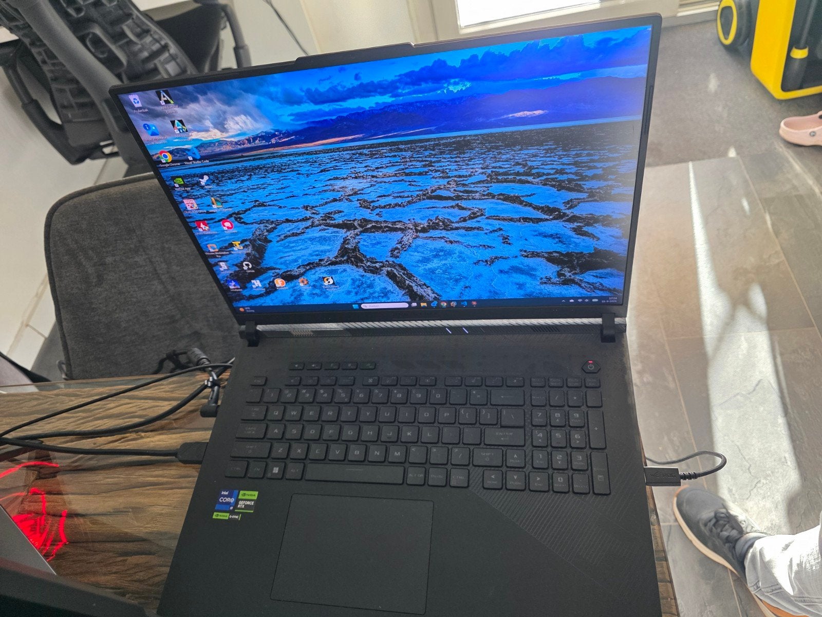 ASUS ROG Strix SCAR 18 - i9-14900HX - RTX 4090 - 64GB - 5TB, 64 GB of meer, Met videokaart, Qwerty, ASUS