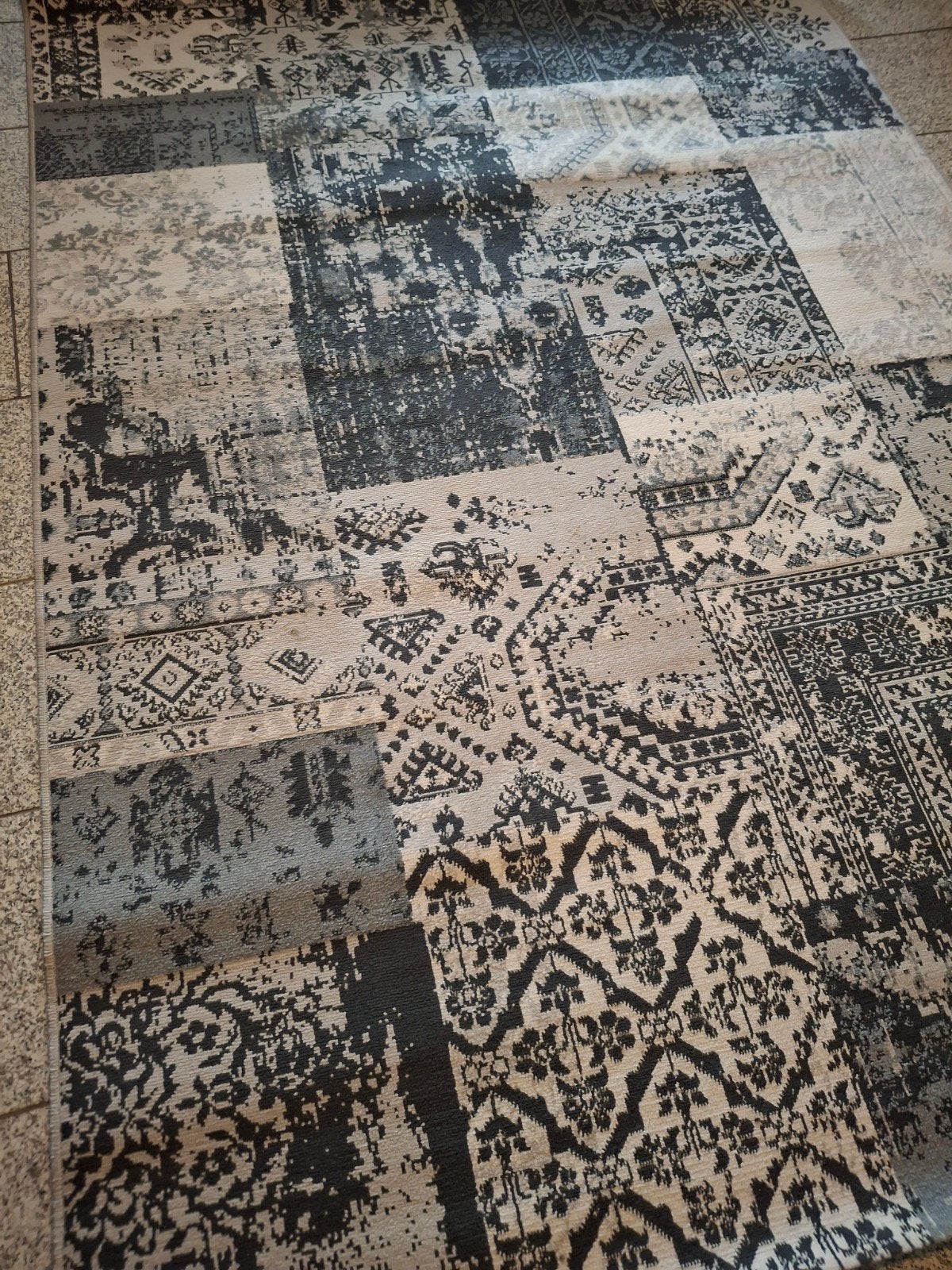 Mooi tapijt vloerkleed 160x230 VICTORY GRIJS zwart patroon, Ophalen, Gebruikt, 200 cm of meer, Rechthoekig