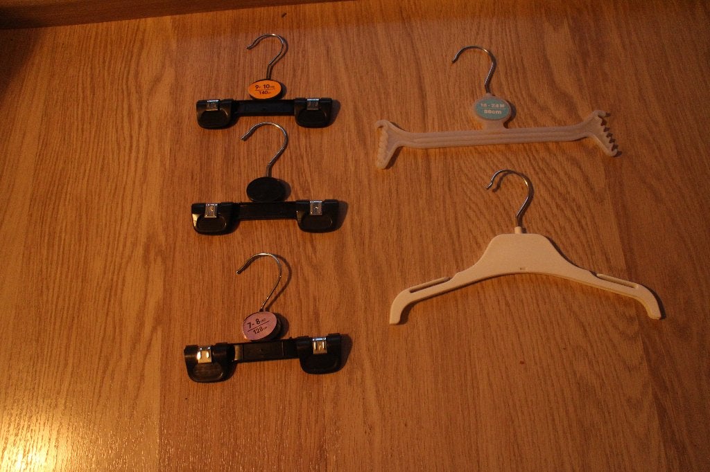 5x DIVERSEN KINDER KLEDING HANGERS/KNAPEN, Ophalen of Verzenden, Zo goed als nieuw, Kunststof, Kinderen