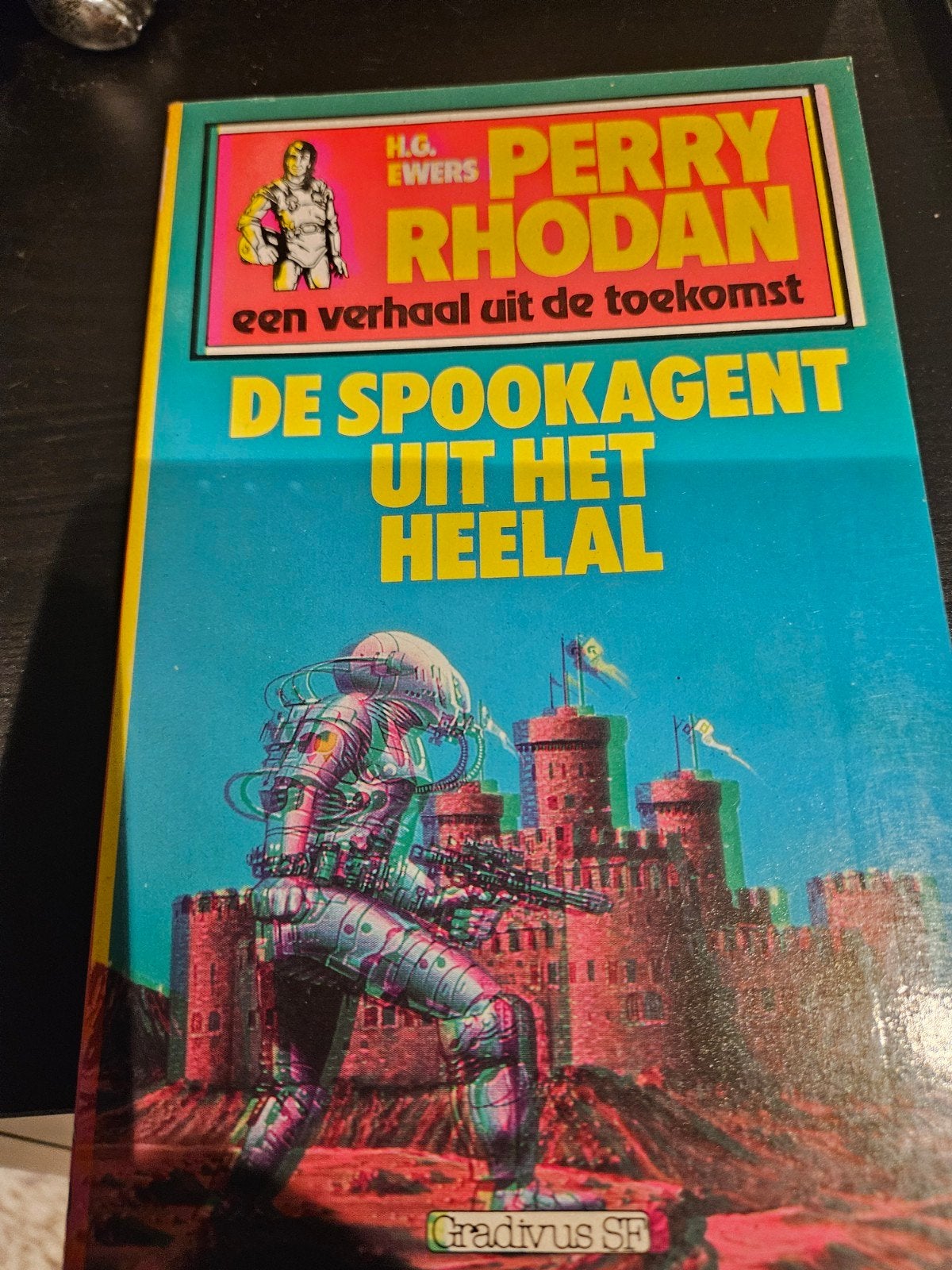 Perry Rhodan - De Spookagent uit het Heelal (SF), Boeken, Ophalen of Verzenden, Gelezen, H.G. Ewers
