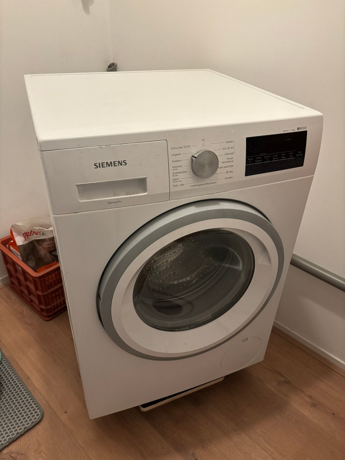 Wasmachine 4 jaar oud, Witgoed en Apparatuur, Wasmachines, Ophalen, Zo goed als nieuw, 1200 tot 1600 toeren