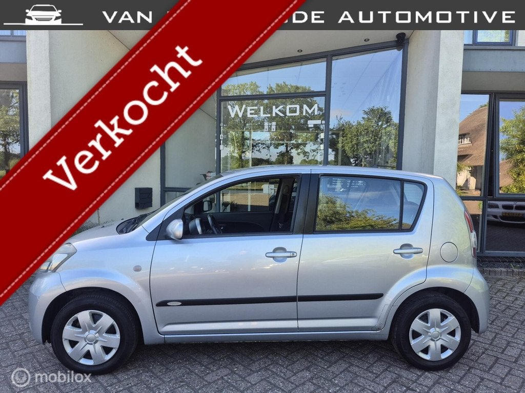 Daihatsu Sirion 2 1.3-16V Comfort 5DRS,|Airco|3-6-2027 APK!, Auto's, Daihatsu, Voorwielaandrijving, Stof, 31 €/maand, 4 cilinders