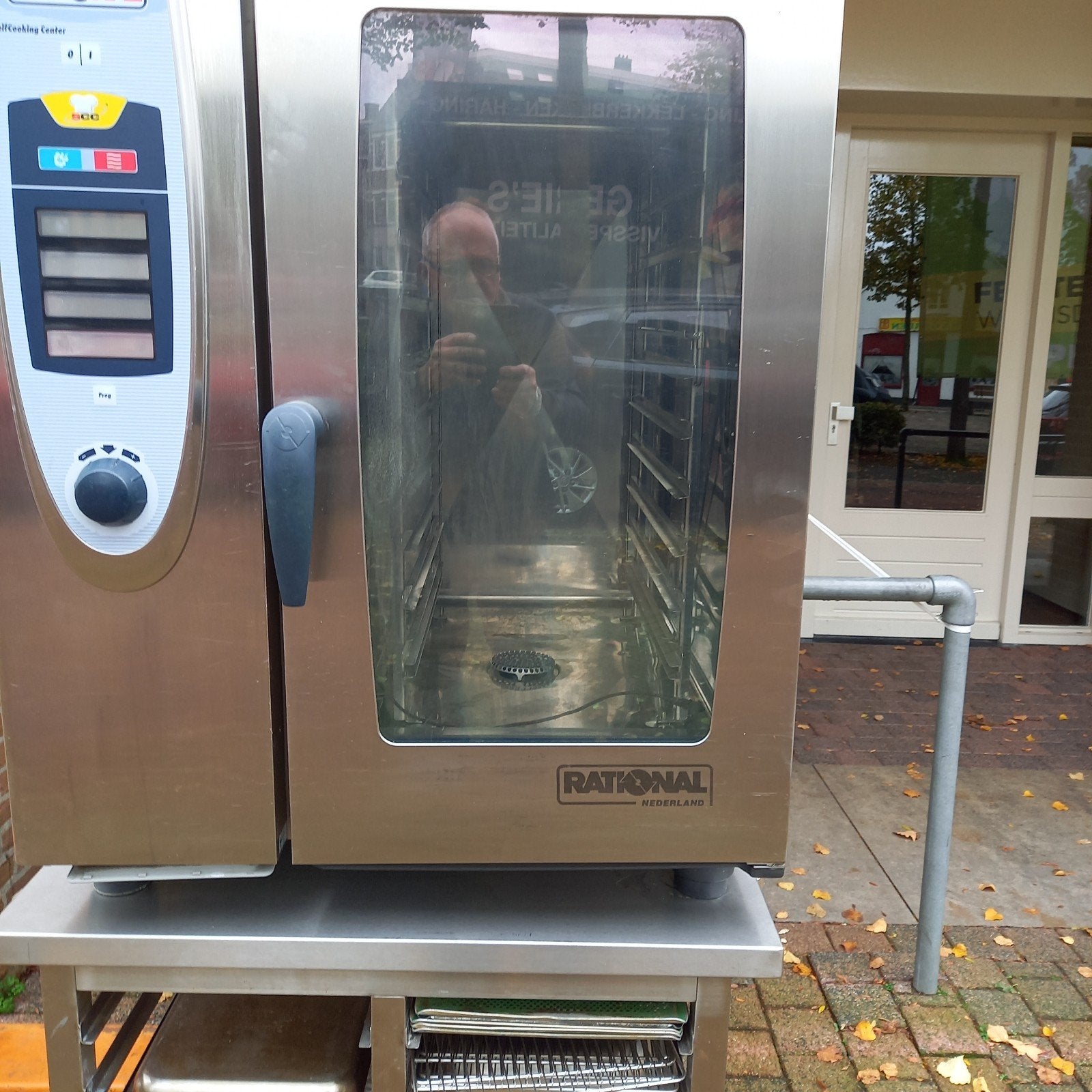 Professionele stoomoven, merk Rational, Ophalen