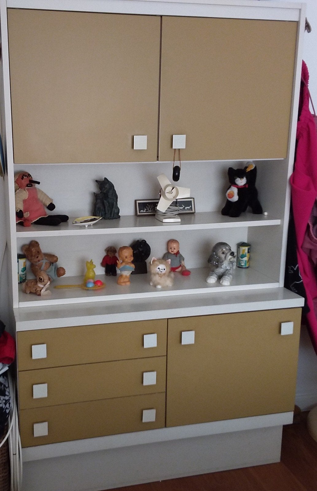 Vintage buffetkast,  kinderkast, jaren 60 kast, Ophalen