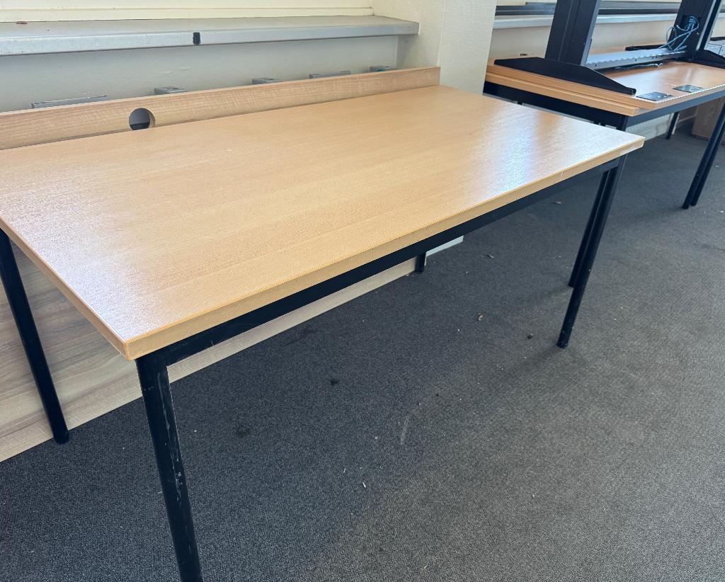 Partij tafels / bureau's. 5 halen, 4 betalen., Ophalen, Gebruikt