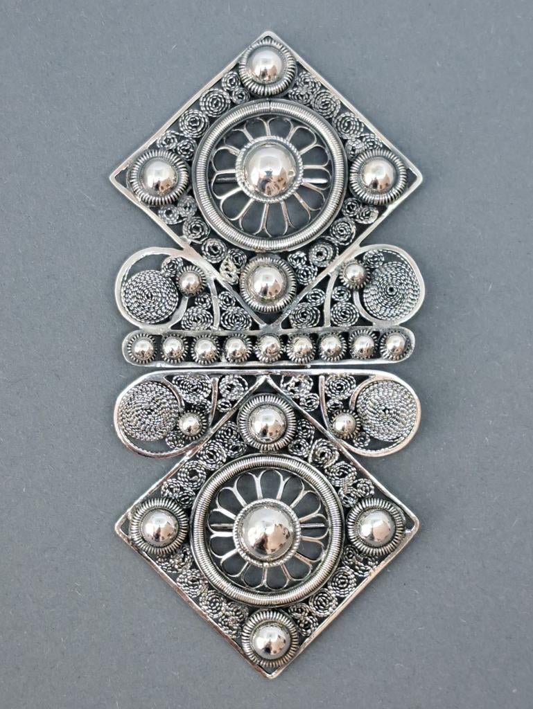 Antieke zilveren gesp/ schortenslot met Zeeuwse knoop, Antiek en Kunst, Ophalen of Verzenden, Zilver