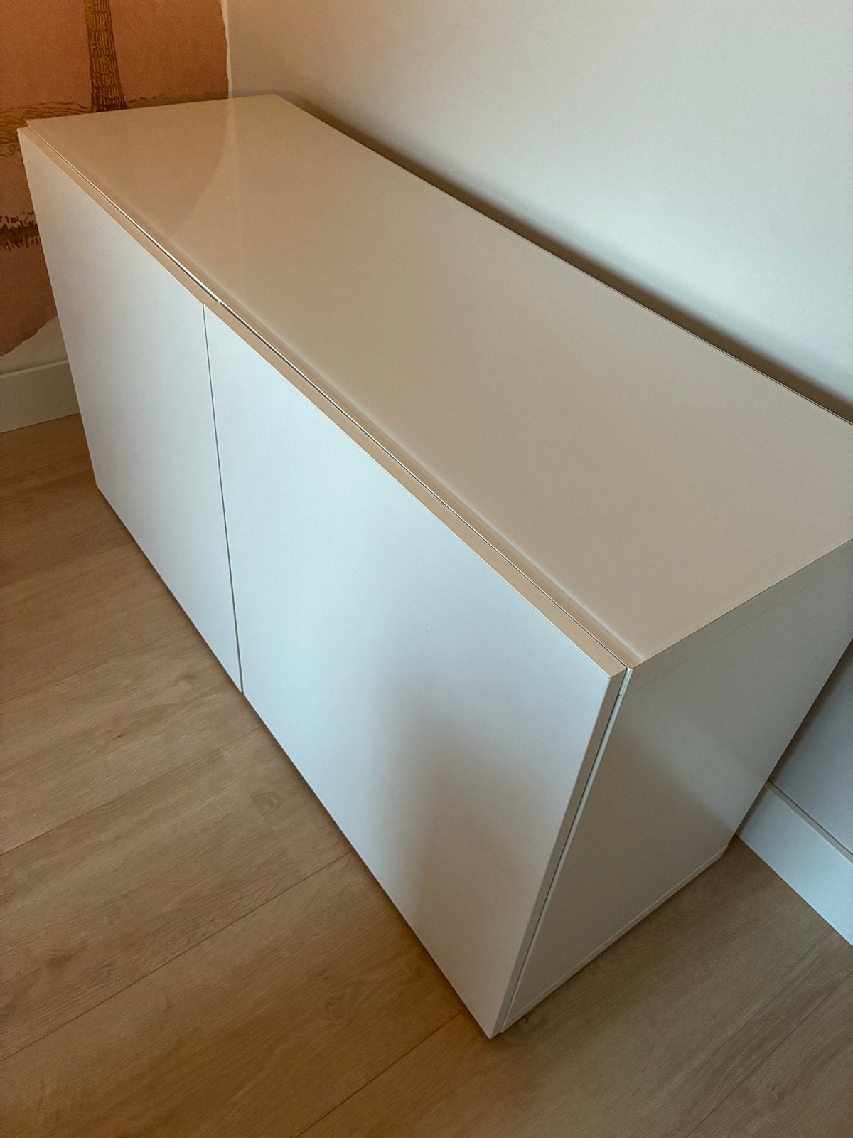 Witte kast met glasplaat bovenaan, Ophalen, Gebruikt