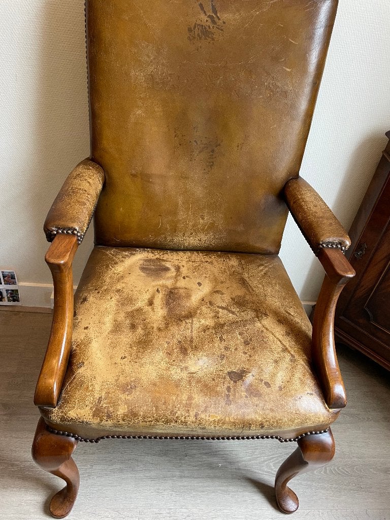 Klassiek oud Engelse vergaderstoel, Huis en Inrichting, Ophalen, Gebruikt, Bruin, Eén