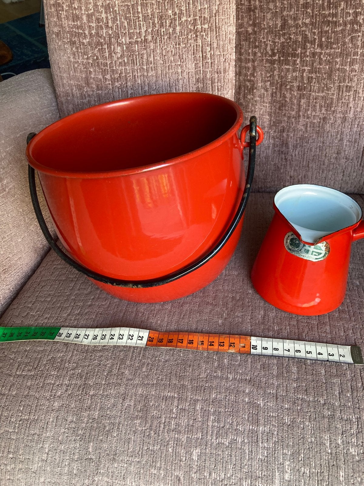 Vintage geëmailleerde emmertje en schenkkan , rood,  Roman, Ophalen of Verzenden