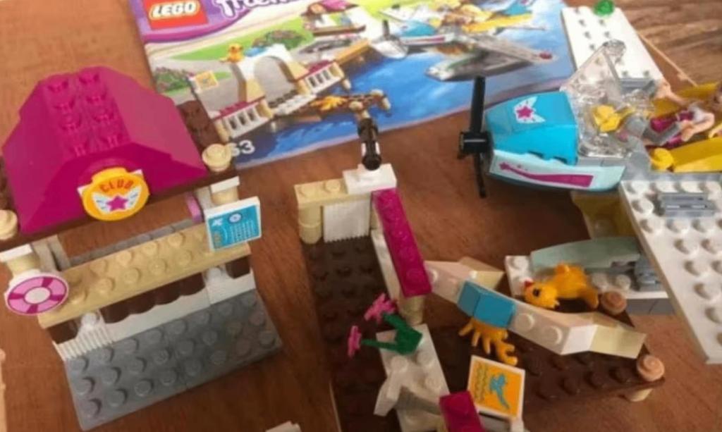 Lego Friends nr. 3063 Heart Lake Flying Club, Lego, Friends, Ophalen of Verzenden, Zo goed als nieuw