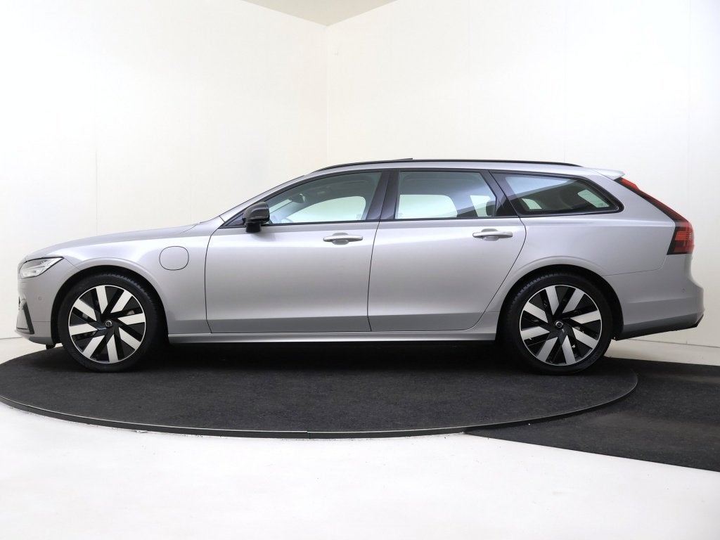 Volvo V90 T6 AWD Ultimate Dark | Trekhaak | 360 Camera |, Auto's, 12 maanden, 4 cilinders, Lichtsensor, Hybride Elektrisch/Benzine