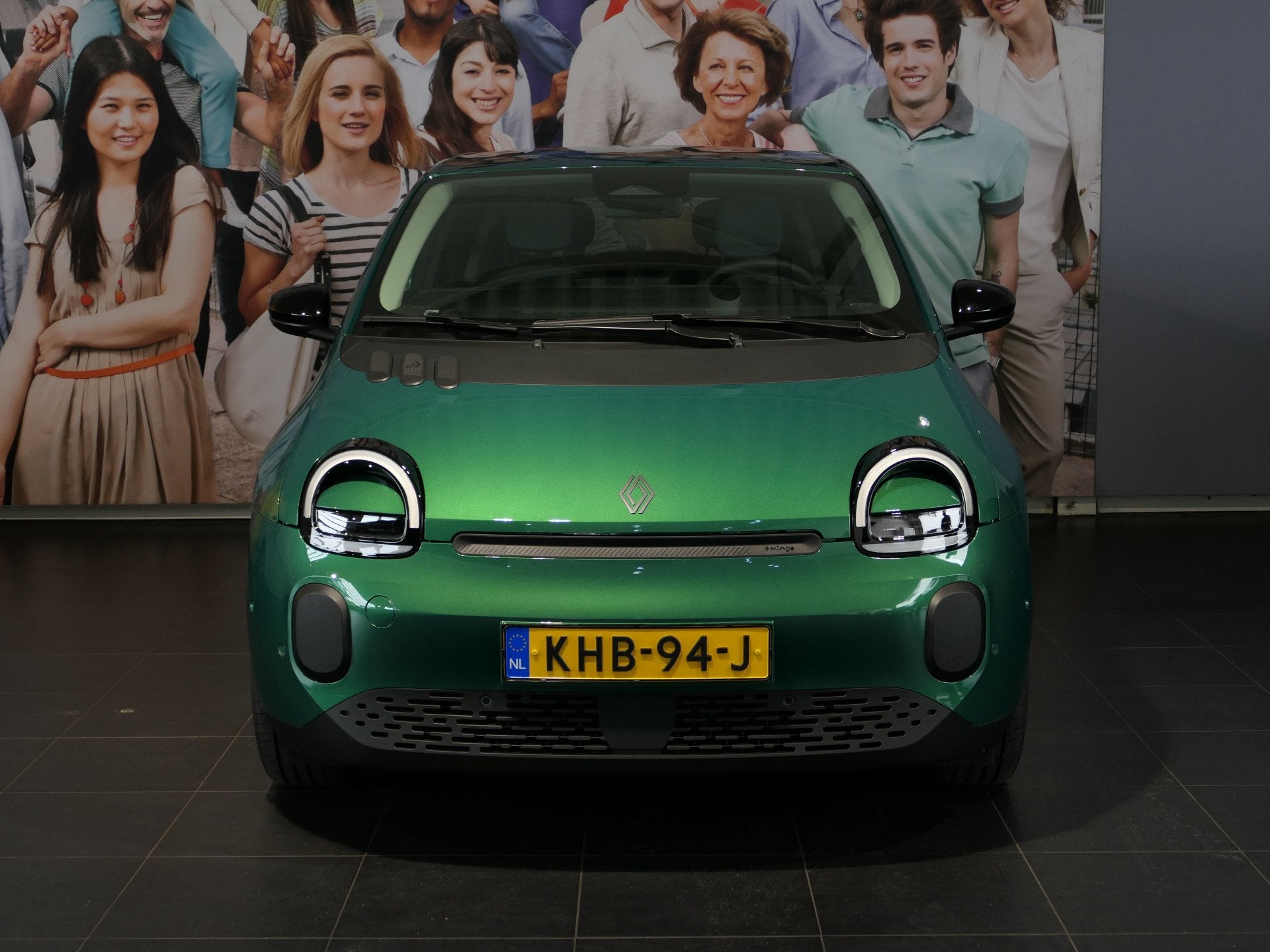 Renault Twingo urban range techno 80pk - Occasion Lease vana, Dealer onderhouden, Gebruikt, Zwart, Origineel Nederlands
