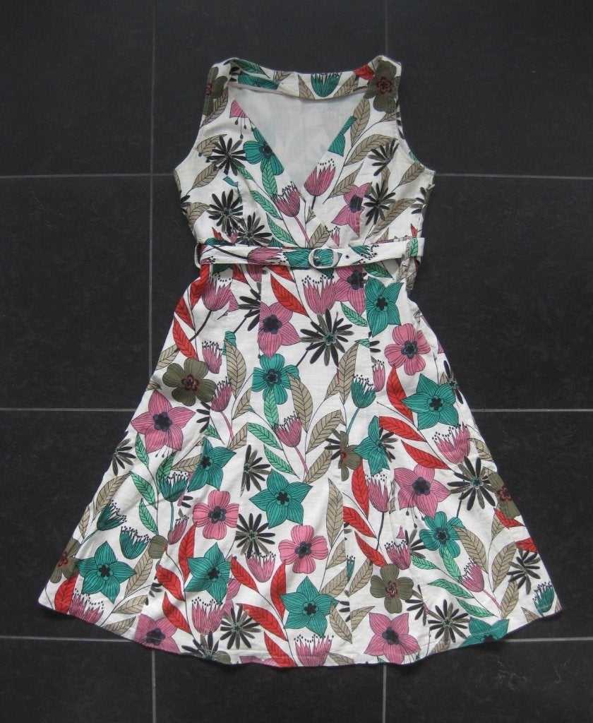Vero Moda jurk, met allemaal bloemen, beetje retro, mt 38, Maat 38/40 (M), Meerkleurig, Vero Moda, Ophalen of Verzenden