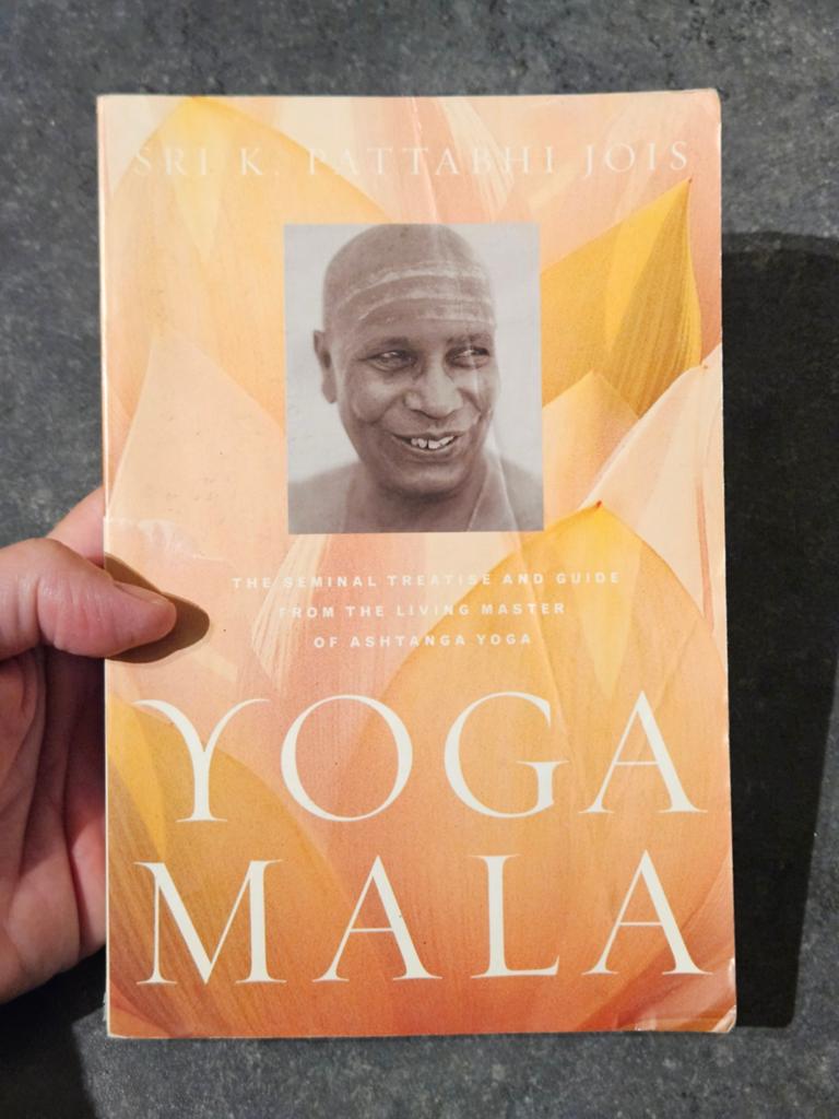 Yoga Mala Sri Pattabhi Jois gesigneerd, Gelezen, Meditatie of Yoga, Ophalen of Verzenden, Sri Pattabhi Jois