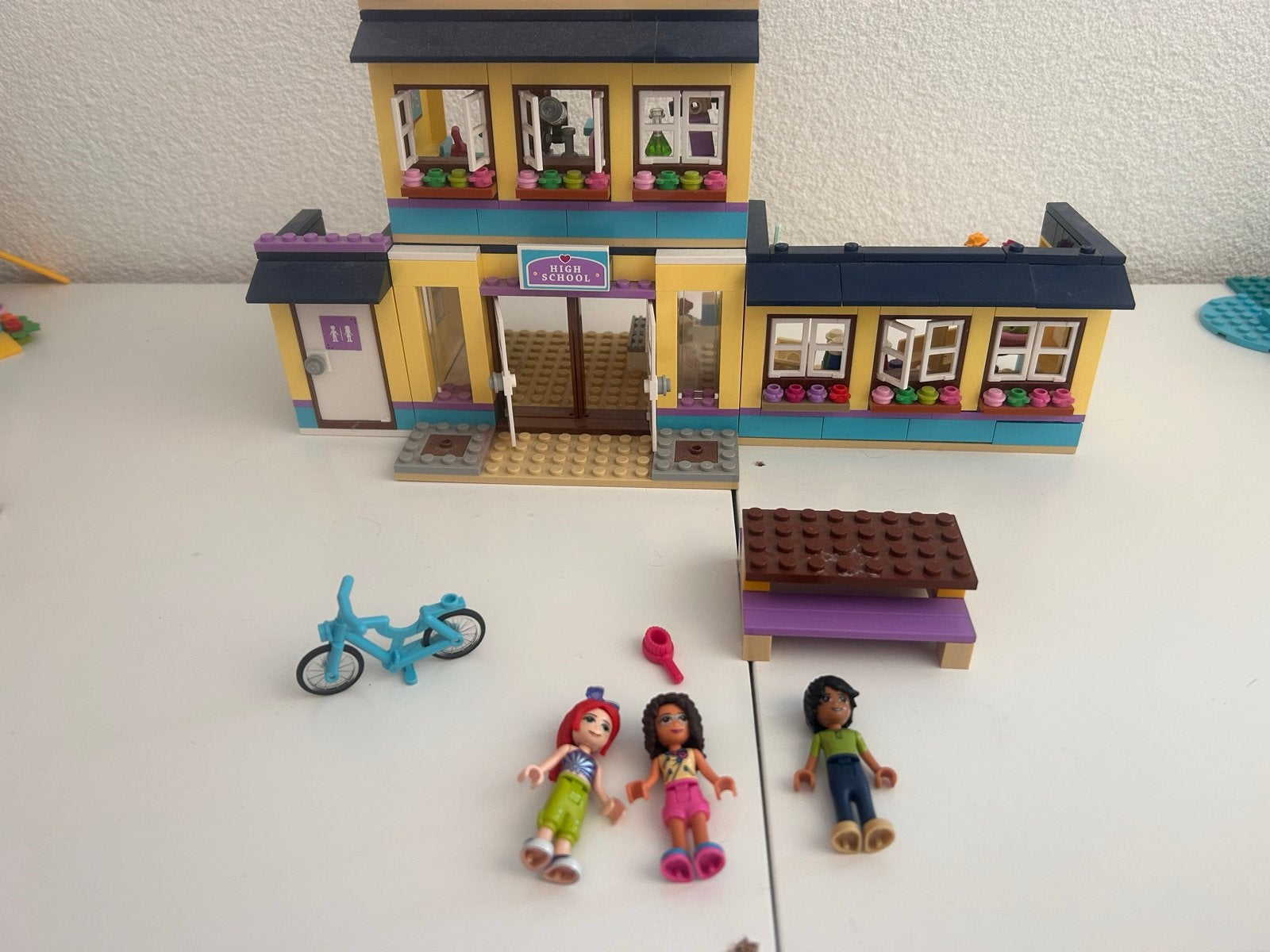 LEGO Friends Heartlake City School (41682) met extra's, Ophalen of Verzenden, Zo goed als nieuw, Overige merken
