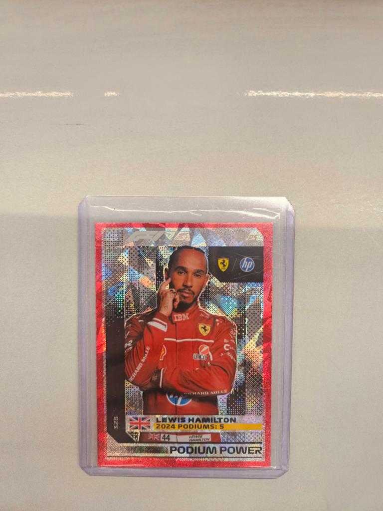 328 Lewis hamilton red /499 parallel topps turbo attax f1 25, Ophalen of Verzenden, Nieuw, Plaatje