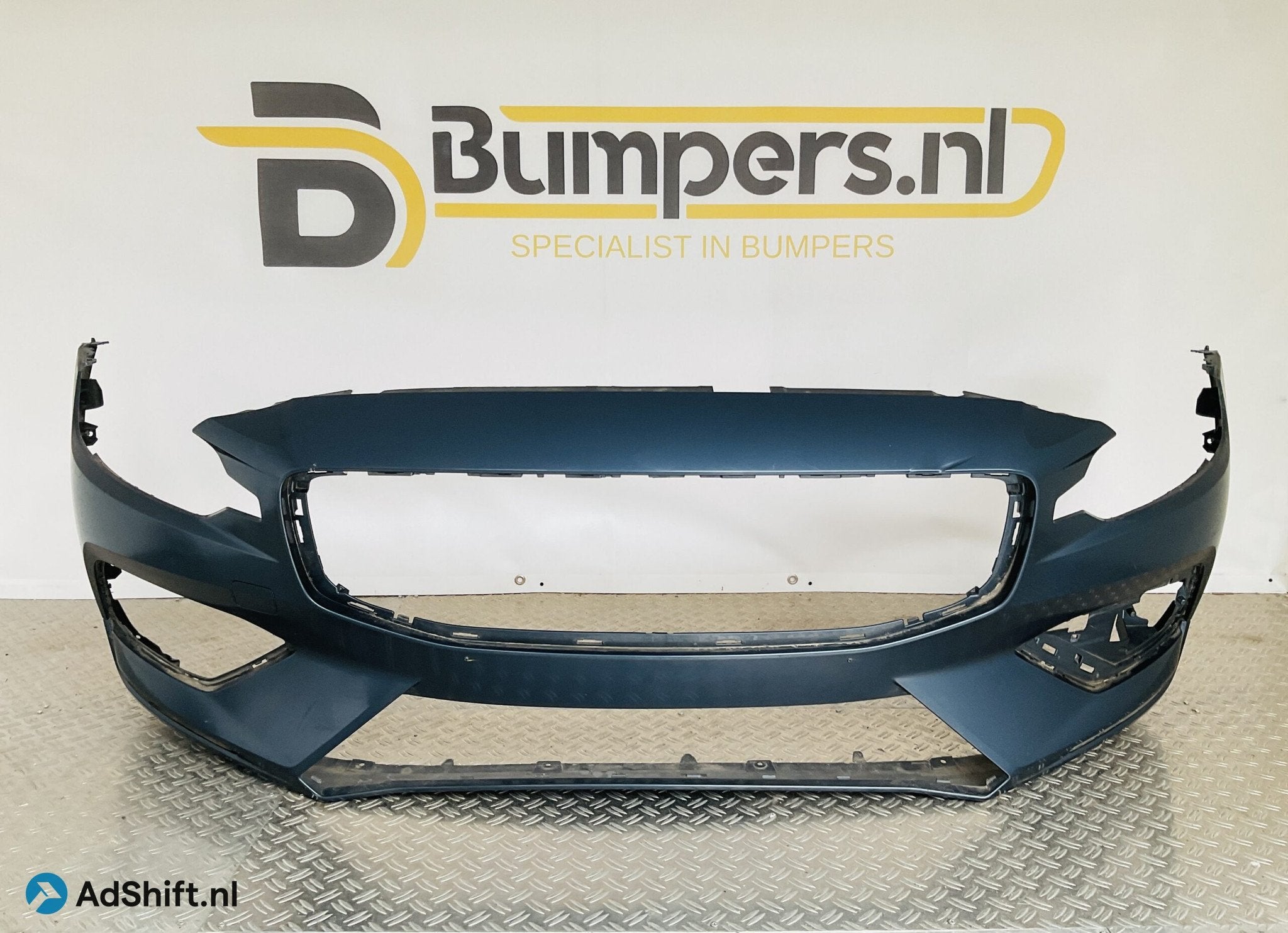 Bumper Volvo XC60 XC-60 2017-2021 31425160 Voorbumper 1-E5-1, Bumper