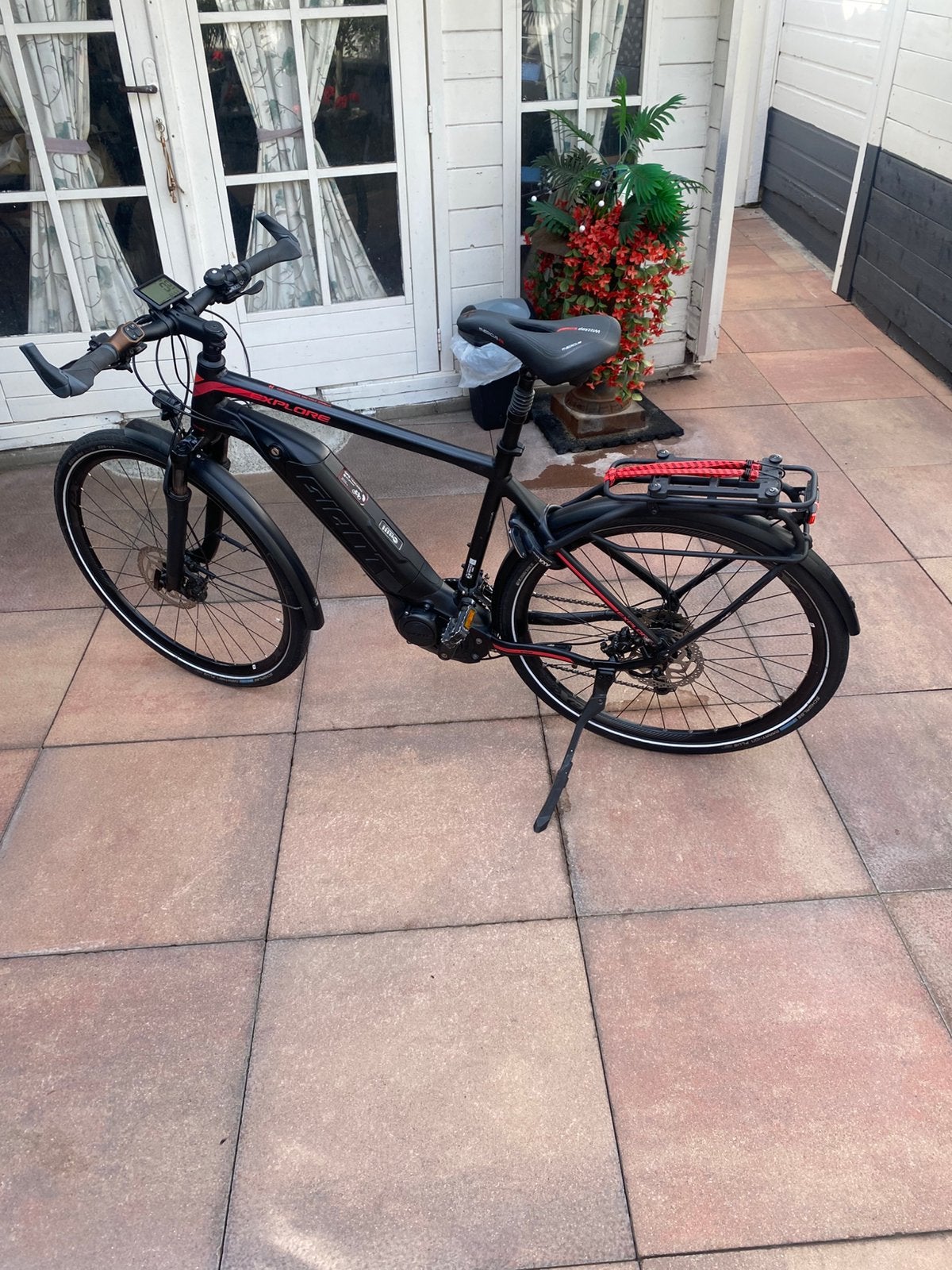 Tk giant explore elektrice fiets in top staat, Ophalen, Giant, Zo goed als nieuw, 50 km per accu of meer