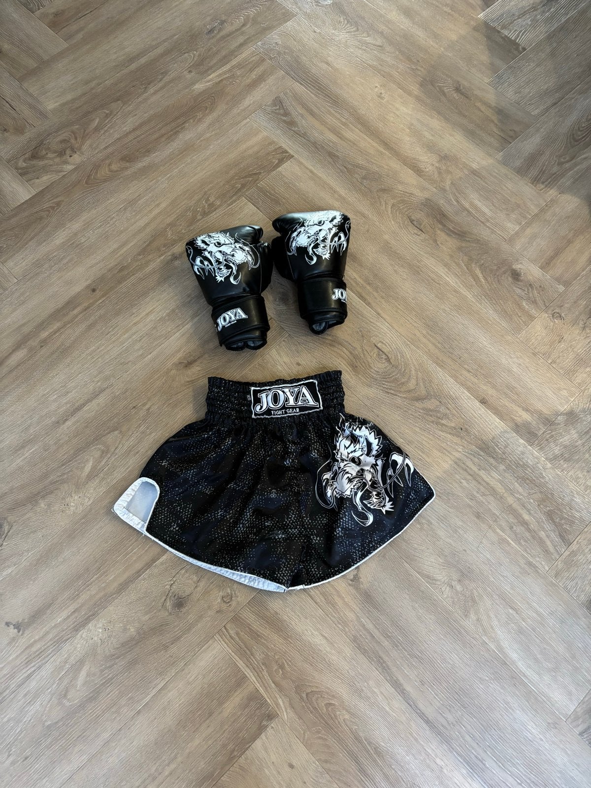 Joya kickbokshandschoenen en broekje voor kids, Sport en Fitness, Vechtsporten en Zelfverdediging, Overige, Maat XS of kleiner